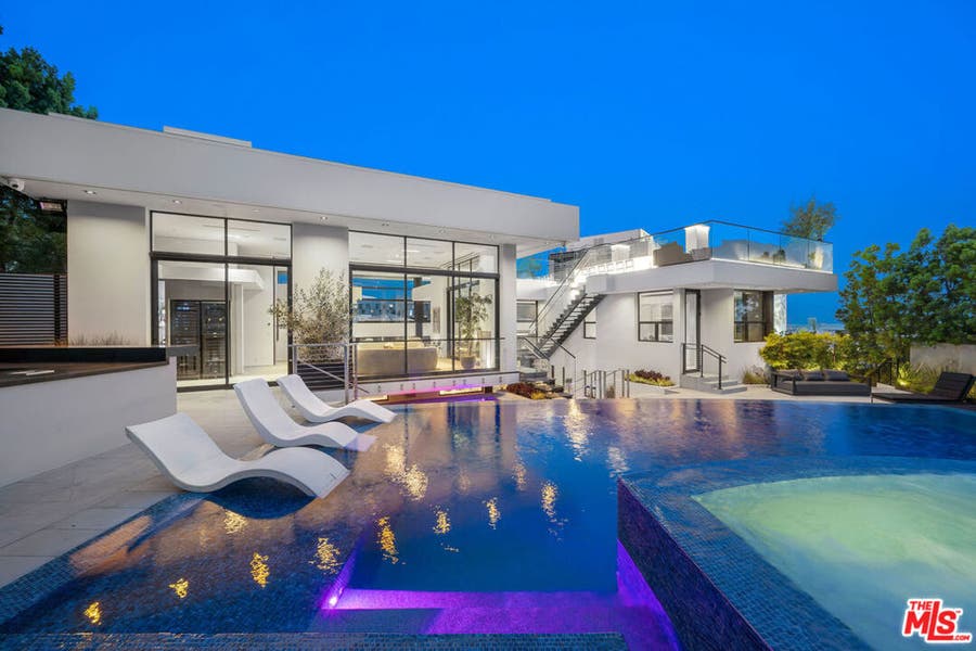 Property photo for 1317 Londonderry Place, Los Angeles, CA