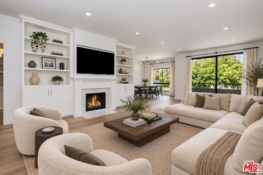 Property photo for 1167 Roxbury Drive, #105, Los Angeles, CA