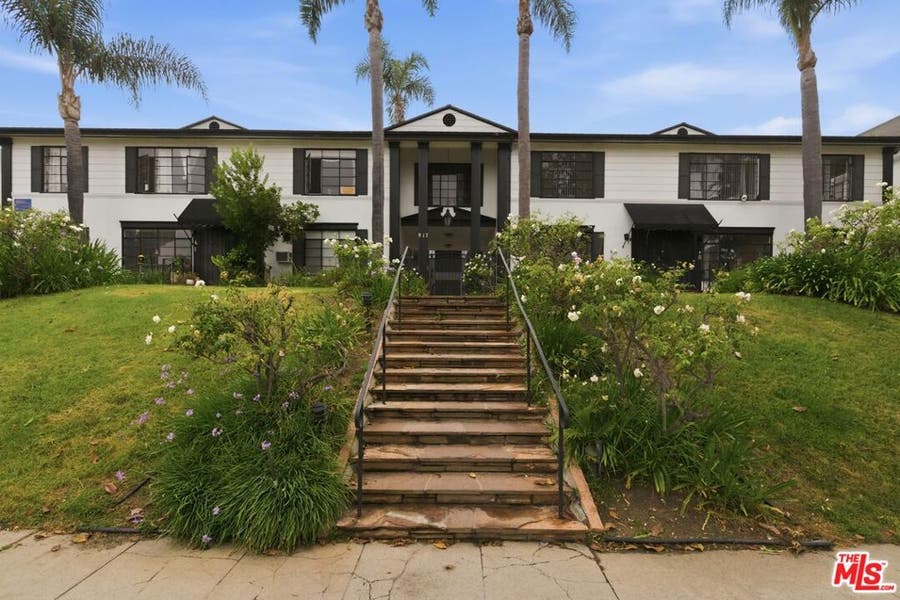 Property photo for 817 S Windsor Boulevard, Los Angeles, CA