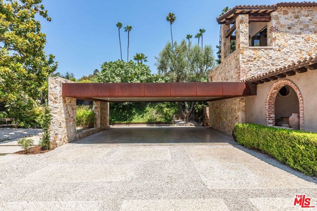 976 N Alpine Drive, Beverly Hills, CA 90210 976 N Alpine Drive, Beverly Hills, CA 90210