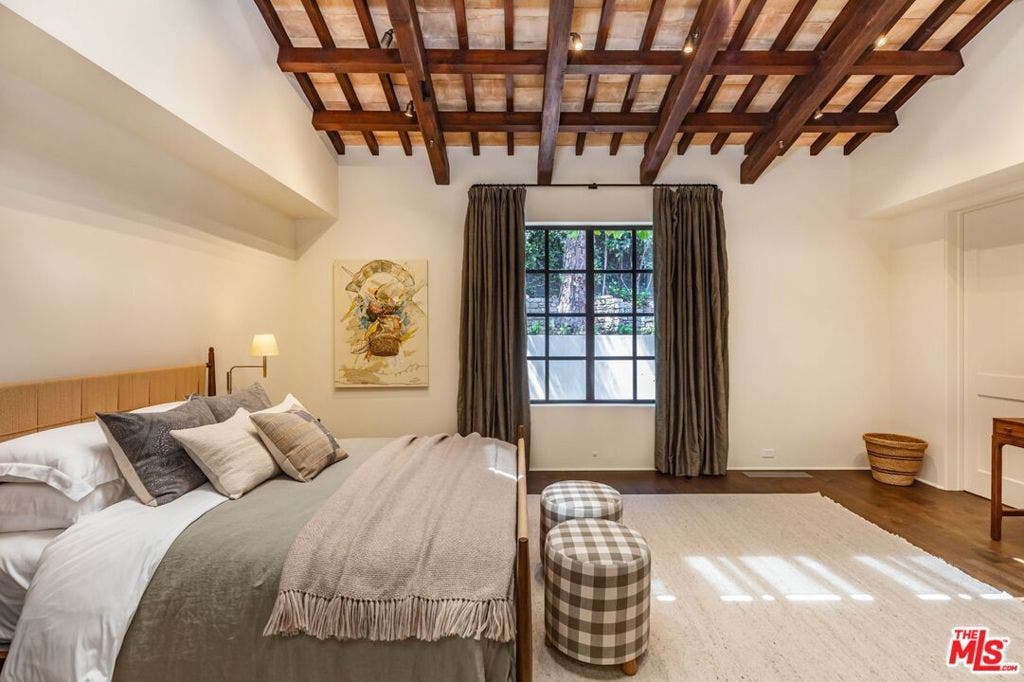 976 N Alpine Drive, Beverly Hills, CA 90210 976 N Alpine Drive, Beverly Hills, CA 90210