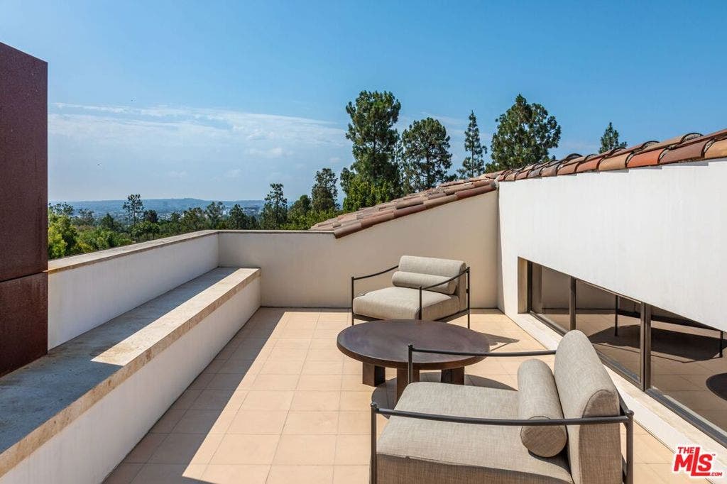 976 N Alpine Drive, Beverly Hills, CA 90210 976 N Alpine Drive, Beverly Hills, CA 90210