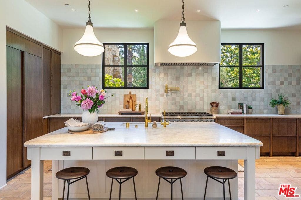 976 N Alpine Drive, Beverly Hills, CA 90210 976 N Alpine Drive, Beverly Hills, CA 90210