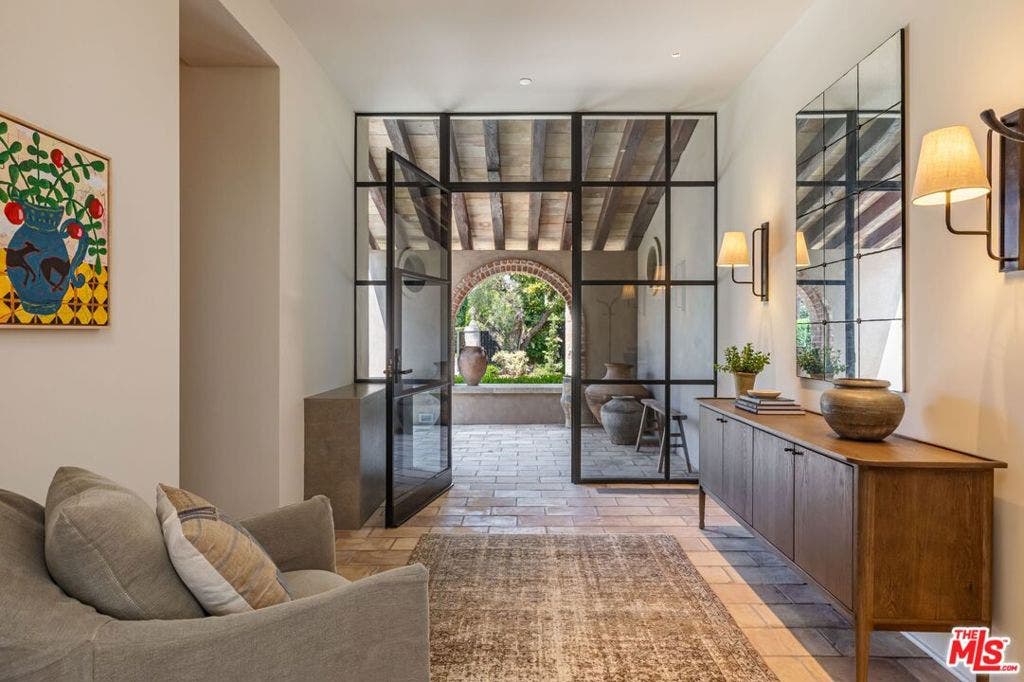 976 N Alpine Drive, Beverly Hills, CA 90210 976 N Alpine Drive, Beverly Hills, CA 90210