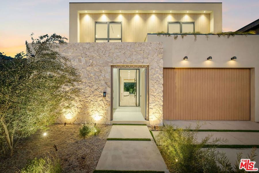 Property photo for 812 N Genesee Avenue, Los Angeles, CA