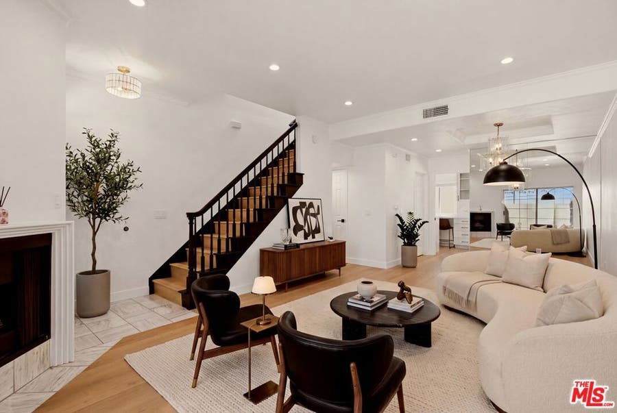 Property photo for 5145 Yarmouth Avenue, #19, Los Angeles, CA