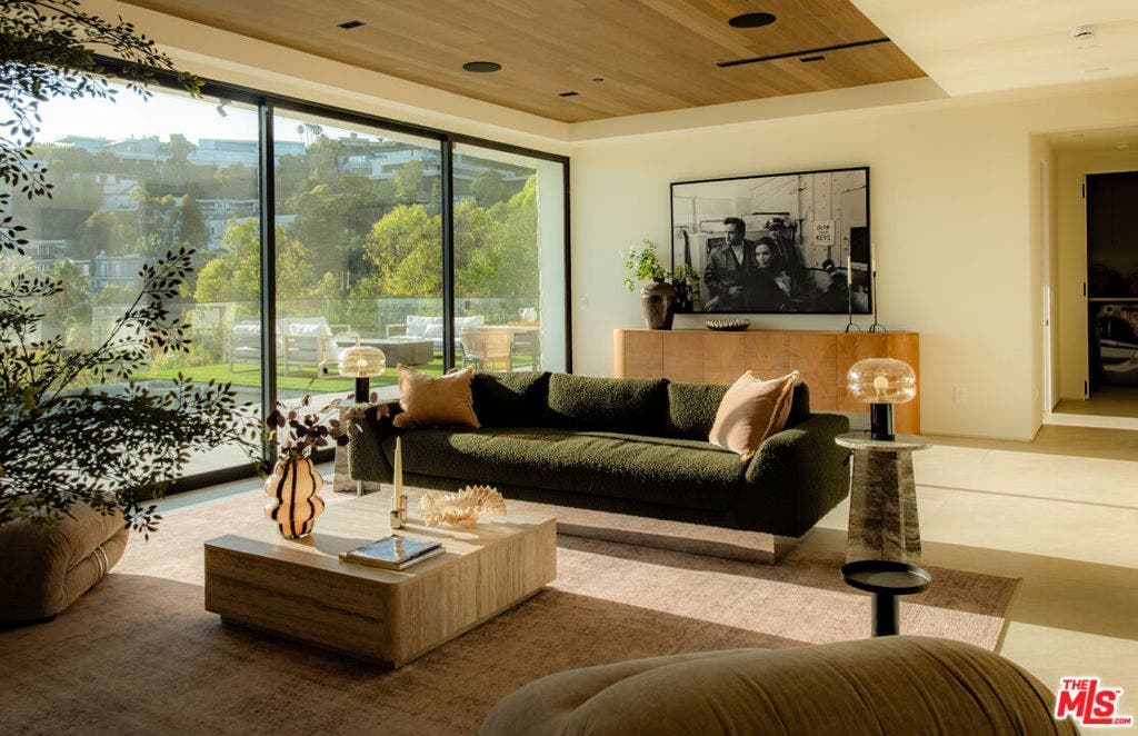 1511 Skylark Lane, Los Angeles, CA 90069 1511 Skylark Lane, Los Angeles, CA 90069