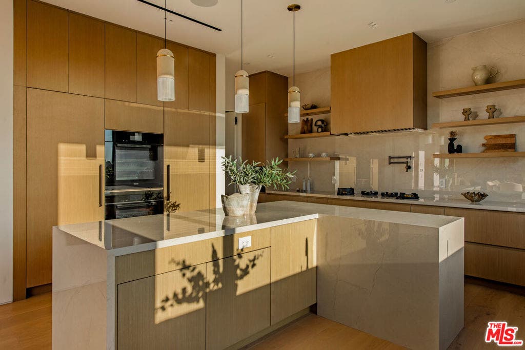 1511 Skylark Lane, Los Angeles, CA 90069 1511 Skylark Lane, Los Angeles, CA 90069