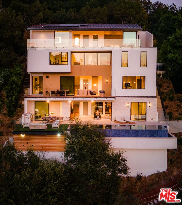 1511 Skylark Lane, Los Angeles, CA 90069 1511 Skylark Lane, Los Angeles, CA 90069