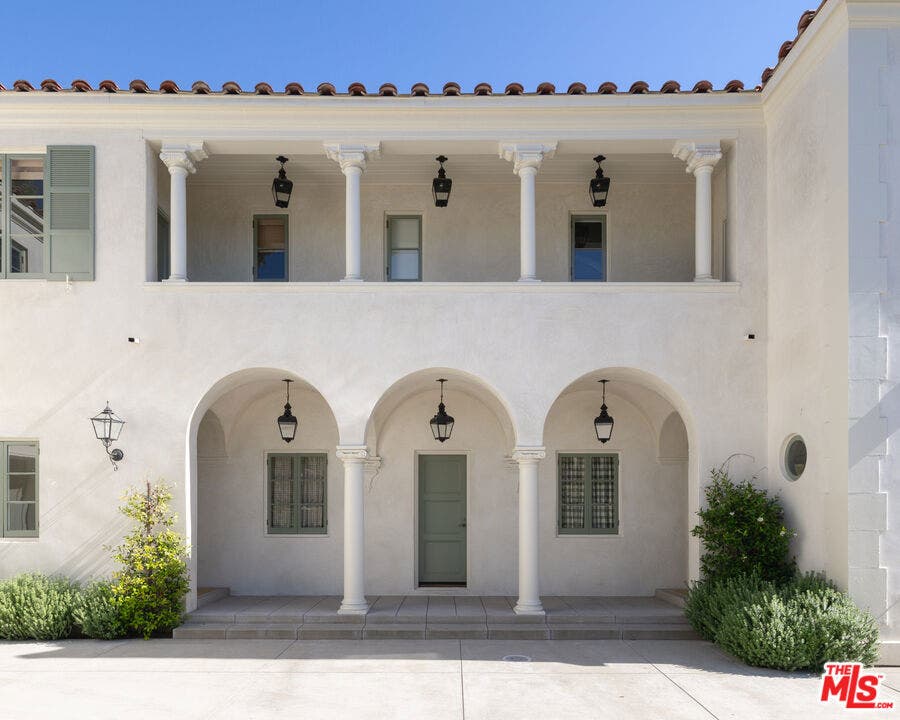 402 S Las Palmas Avenue, Los Angeles, CA 90020 402 S Las Palmas Avenue, Los Angeles, CA 90020