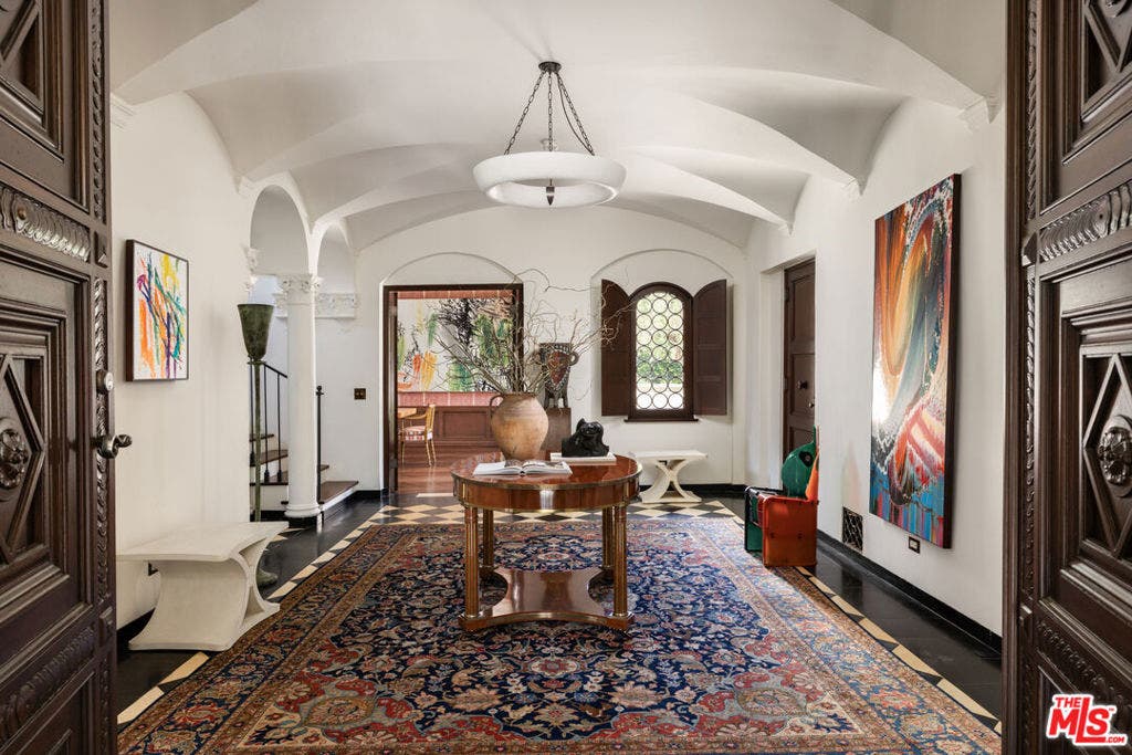 402 S Las Palmas Avenue, Los Angeles, CA 90020 402 S Las Palmas Avenue, Los Angeles, CA 90020