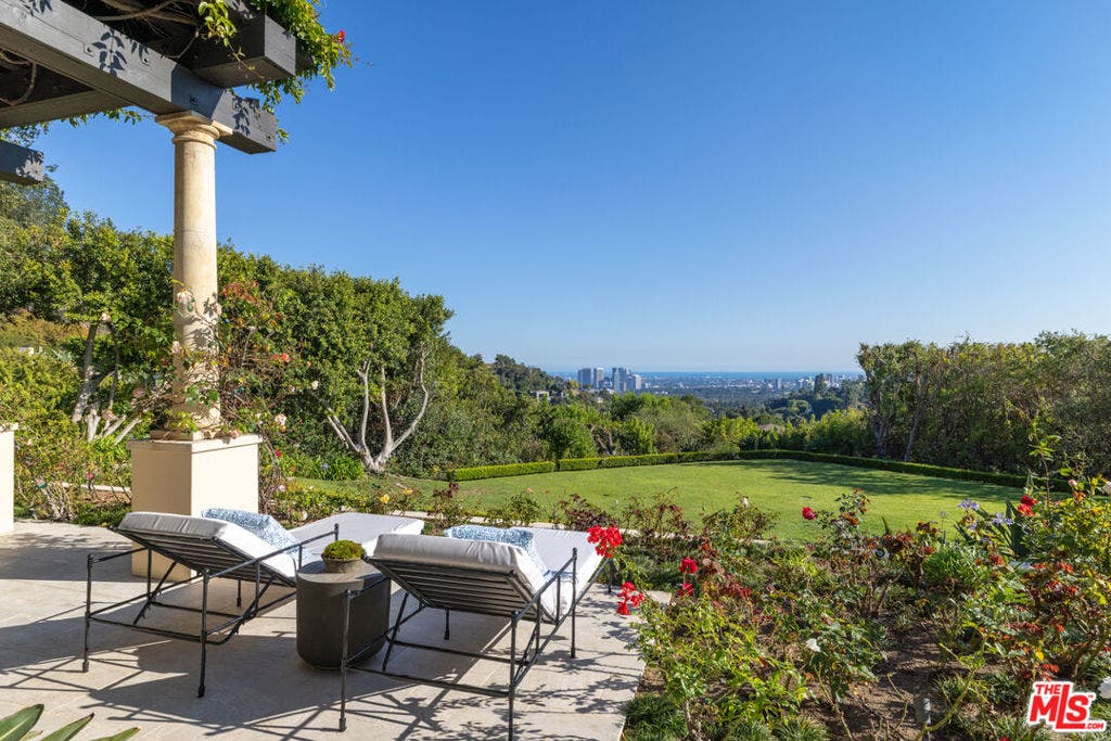 1672 Waynecrest Drive, Beverly Hills, CA 90210 1672 Waynecrest Drive, Beverly Hills, CA 90210
