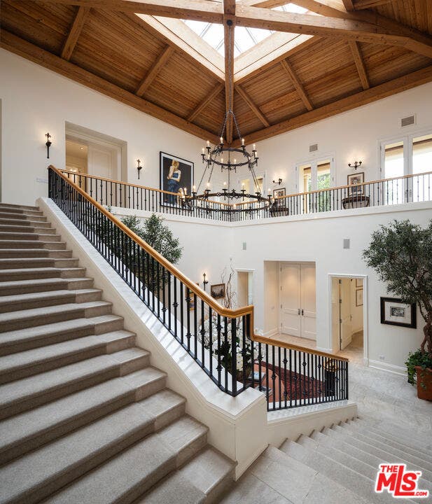 1672 Waynecrest Drive, Beverly Hills, CA 90210 1672 Waynecrest Drive, Beverly Hills, CA 90210