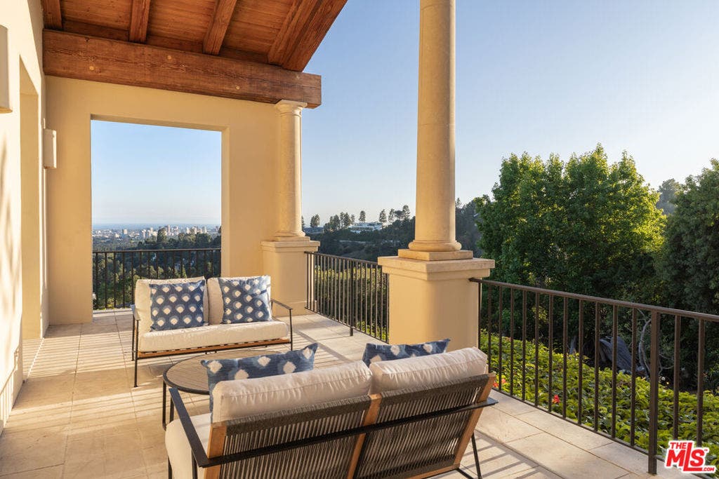 1672 Waynecrest Drive, Beverly Hills, CA 90210 1672 Waynecrest Drive, Beverly Hills, CA 90210