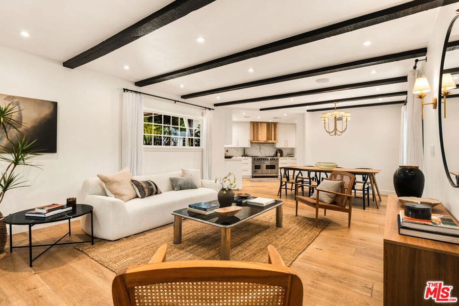 Property photo for 16644 Calneva Drive, Encino, CA