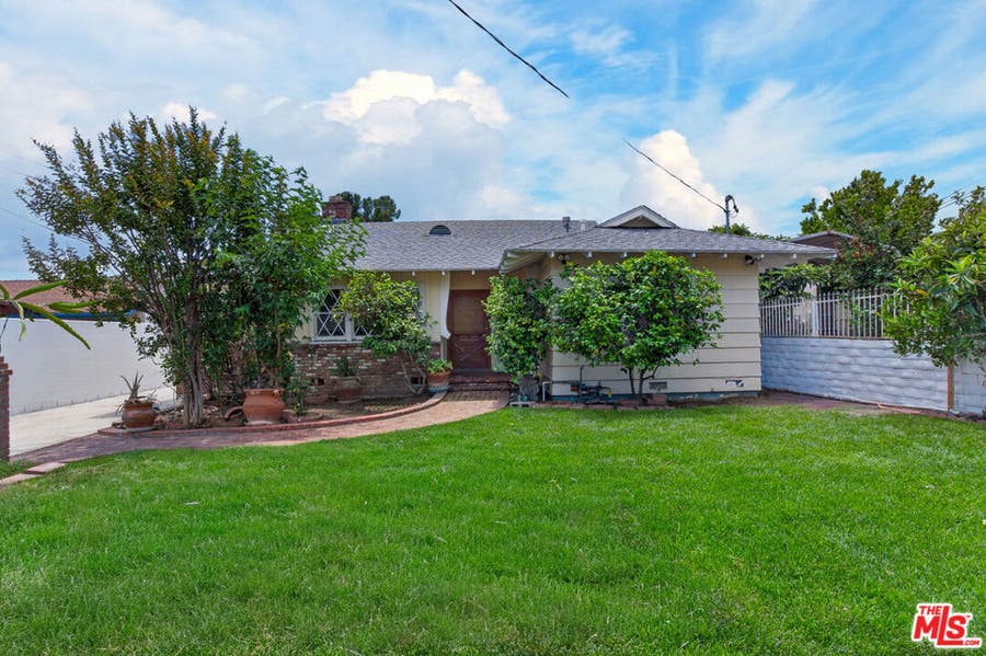 Property photo for 23036 Victory Boulevard, Woodland Hills, CA