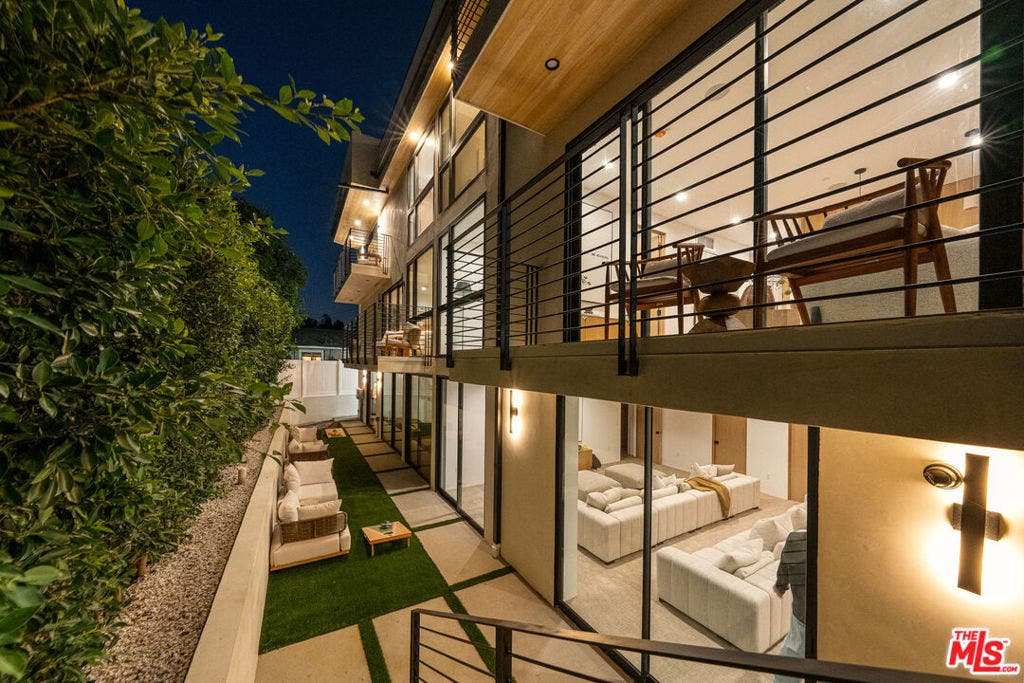 3721 Evans Street, Silver Lake, CA 90027 3721 Evans Street, Silver Lake, CA 90027
