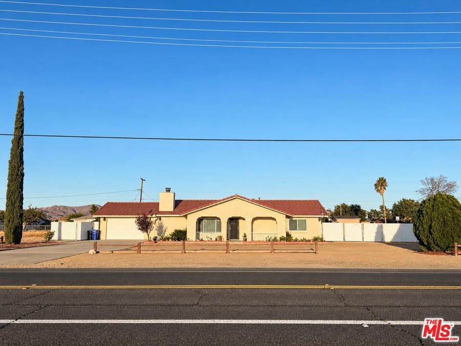 Property photo for 11711 Kiowa Road, Apple Valley, CA