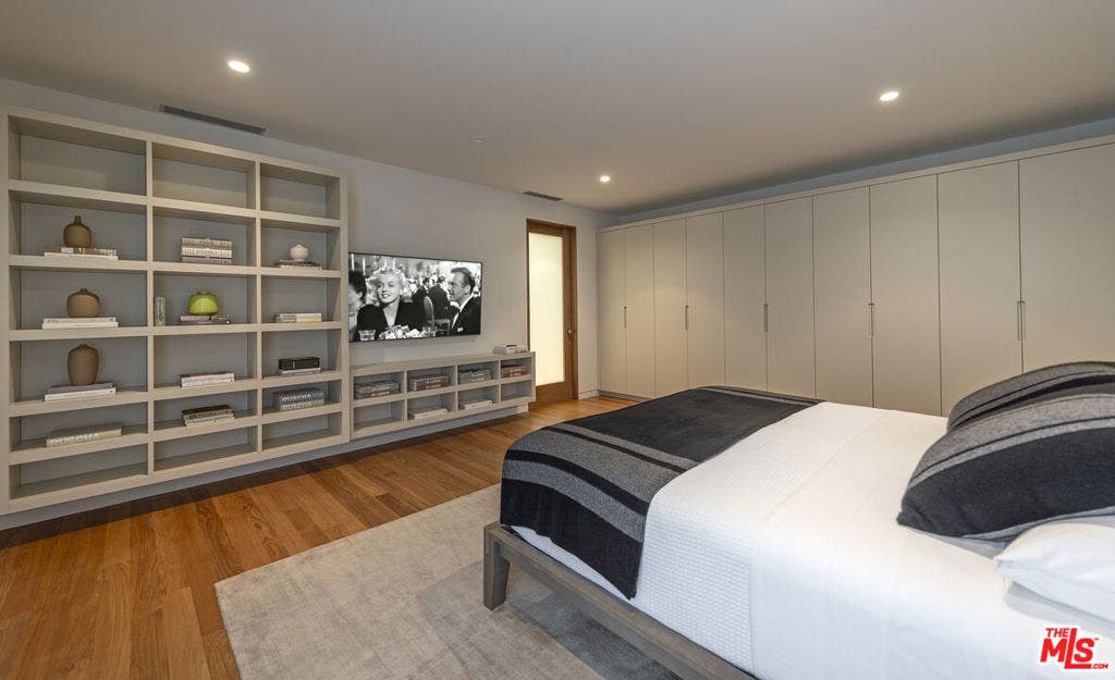 24689 Pacific Coast Highway, Malibu, CA 90265