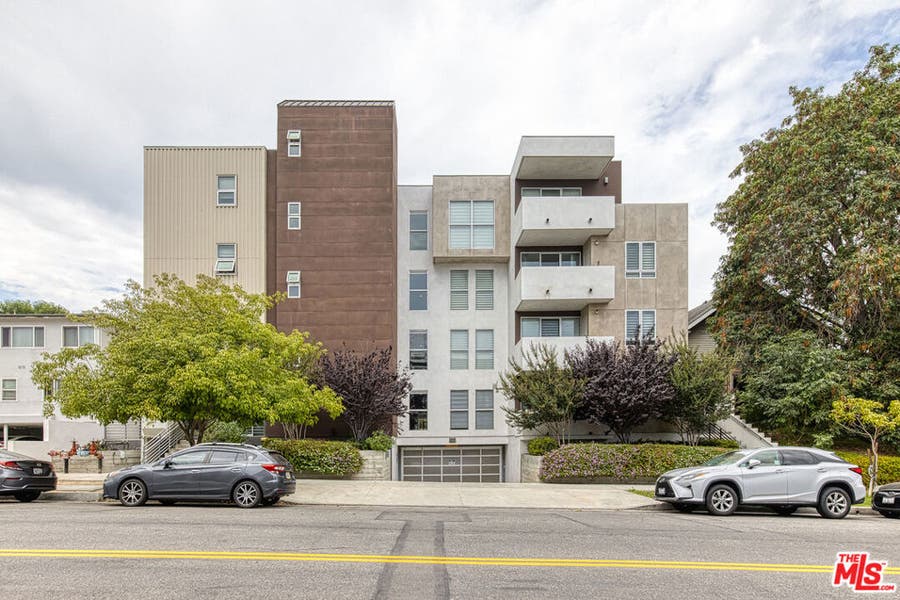 Property photo for 4813 Oakwood Avenue, #103, Los Angeles, CA