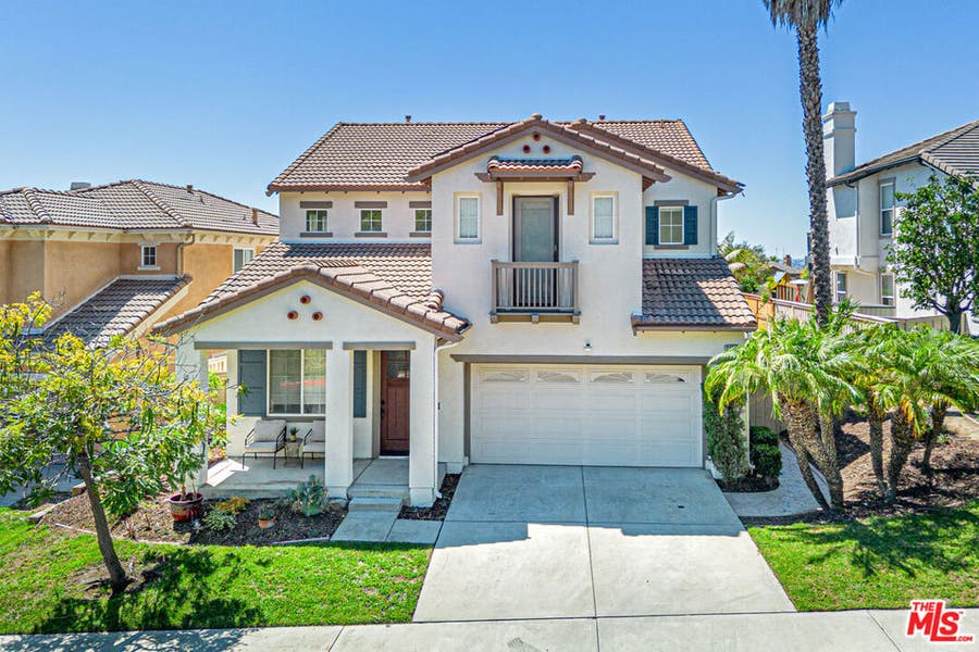 Property photo for 2259 Junipero Avenue, Signal Hill, CA