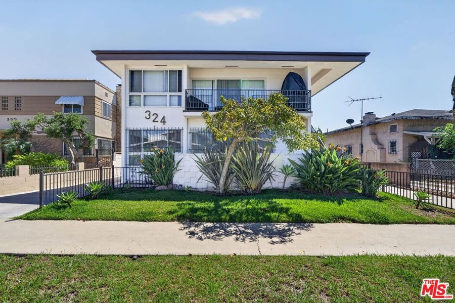 Property photo for 324 E Tamarack Avenue, Inglewood, CA