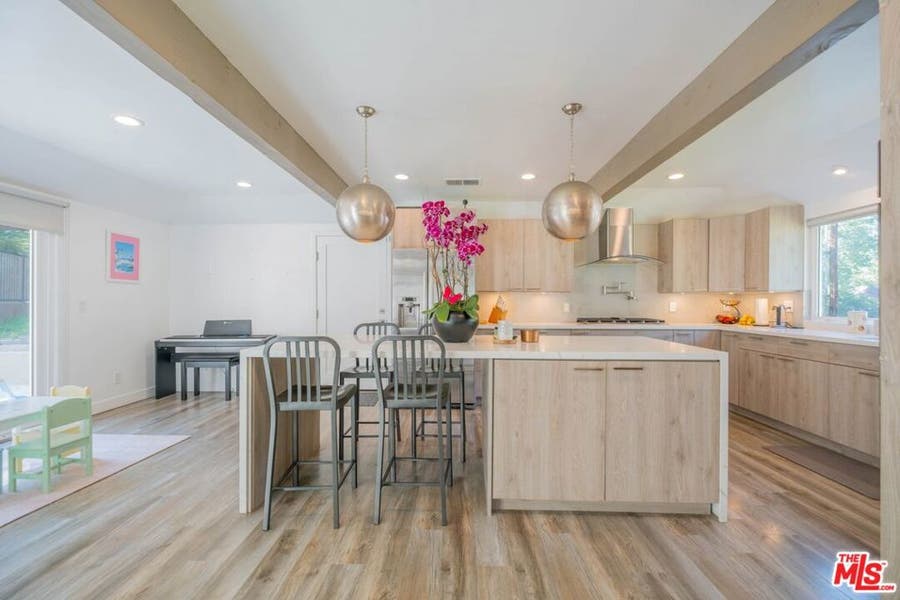 Property photo for 2760 E Glenoaks Boulevard, Glendale, CA