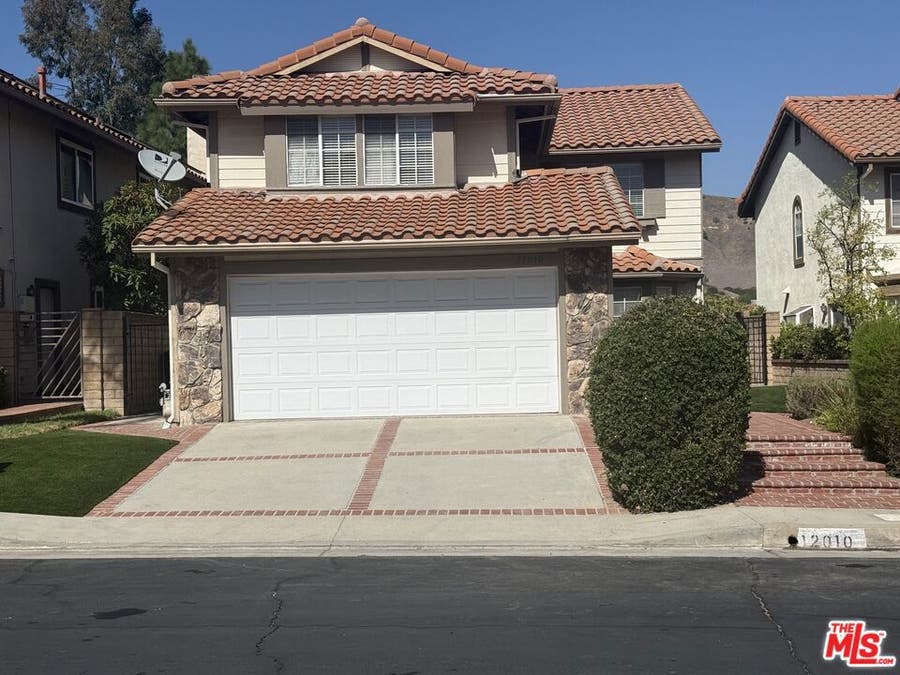 Property photo for 12010 Falcon Ridge Way, Porter Ranch, CA