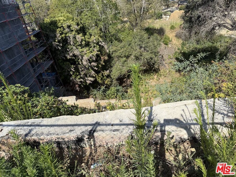 Property photo for 838 N Las Casas Avenue, Los Angeles, CA