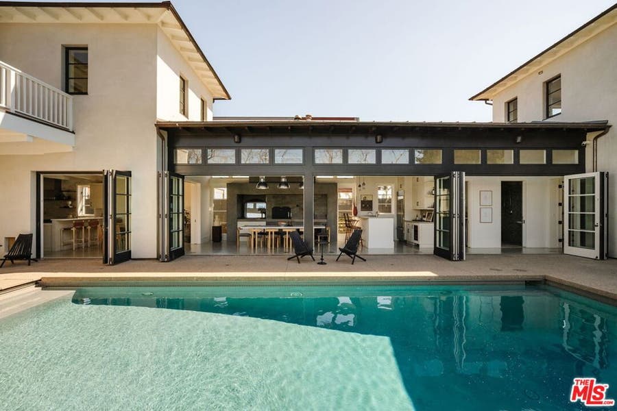Property photo for 931 Chautauqua Boulevard, Pacific Palisades, CA