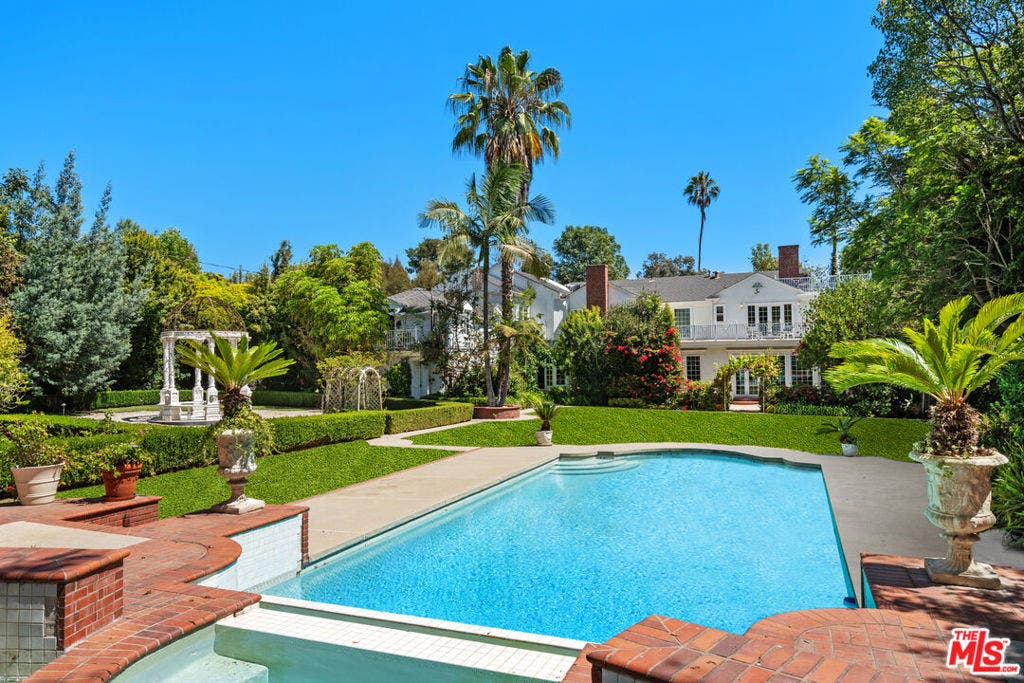 251 N Bristol Avenue, Los Angeles, CA 90049 251 N Bristol Avenue, Los Angeles, CA 90049