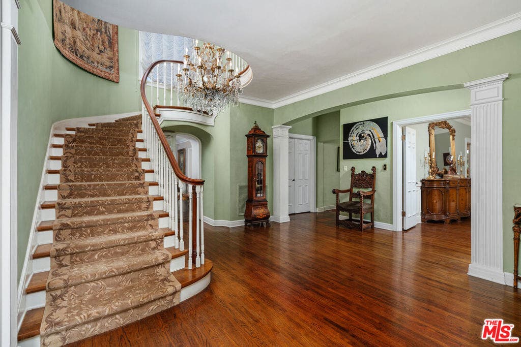 251 N Bristol Avenue, Los Angeles, CA 90049 251 N Bristol Avenue, Los Angeles, CA 90049