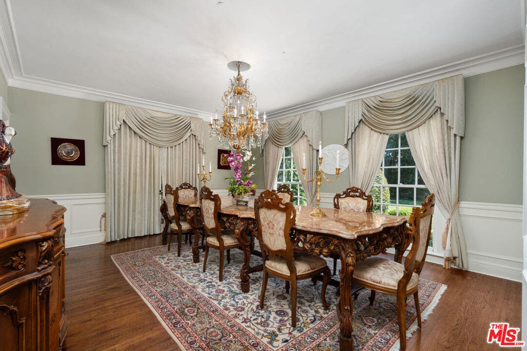 251 N Bristol Avenue, Los Angeles, CA 90049 251 N Bristol Avenue, Los Angeles, CA 90049