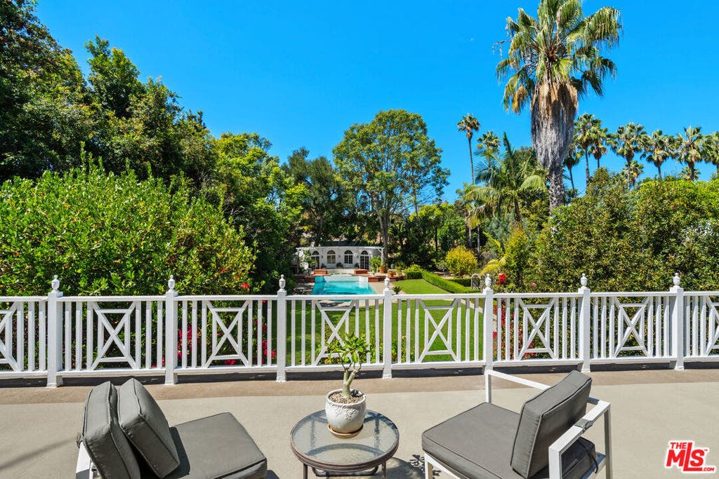 251 N Bristol Avenue, Los Angeles, CA 90049 251 N Bristol Avenue, Los Angeles, CA 90049
