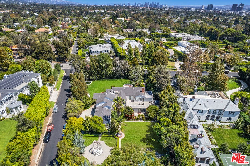 251 N Bristol Avenue, Los Angeles, CA 90049 251 N Bristol Avenue, Los Angeles, CA 90049