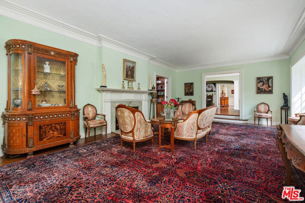 251 N Bristol Avenue, Los Angeles, CA 90049 251 N Bristol Avenue, Los Angeles, CA 90049