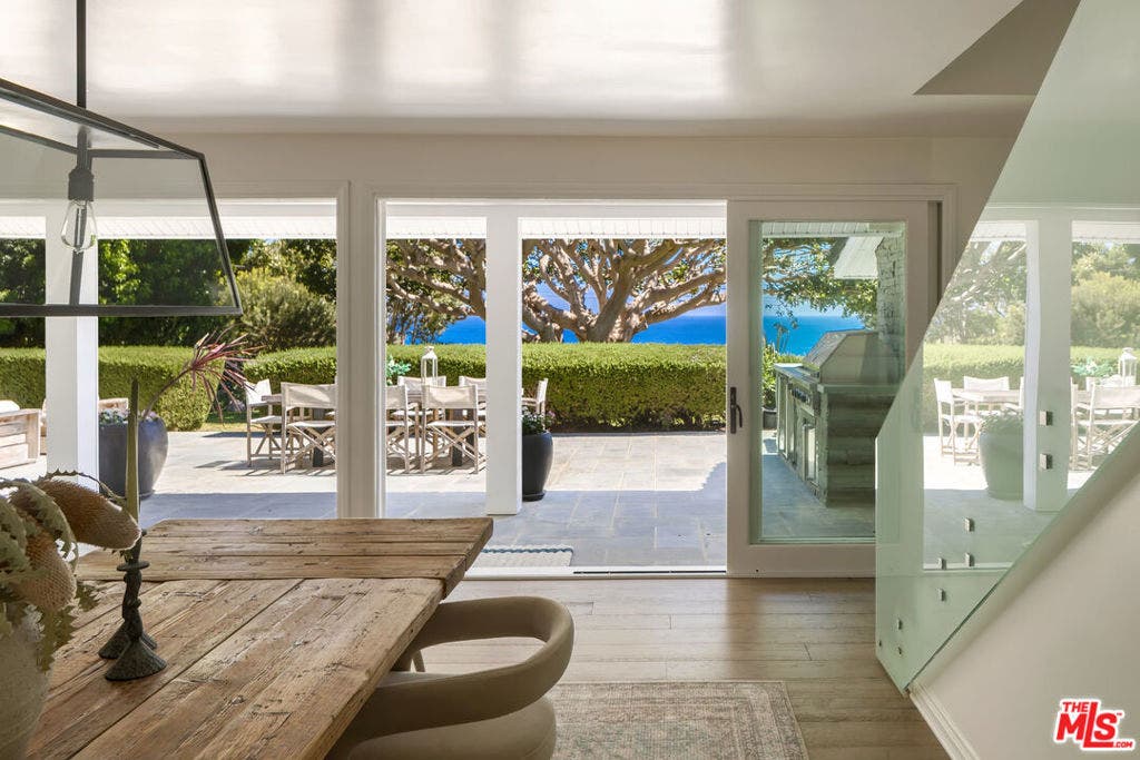 29225 Cliffside Drive, Malibu, CA 90265 29225 Cliffside Drive, Malibu, CA 90265