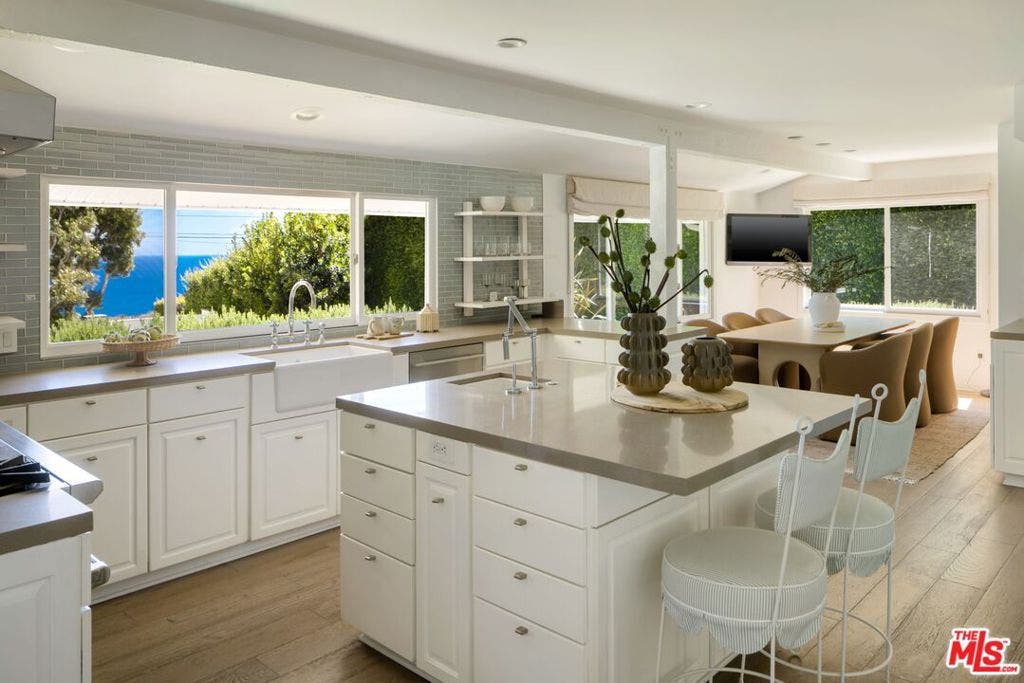 29225 Cliffside Drive, Malibu, CA 90265 29225 Cliffside Drive, Malibu, CA 90265