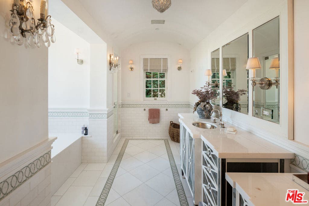 773 Amalfi Drive, Pacific Palisades, CA 90272