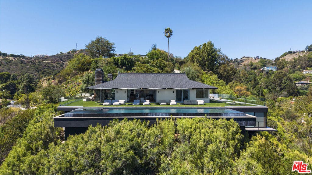2402 Carman Crest Drive, Los Angeles, CA 90068 2402 Carman Crest Drive, Los Angeles, CA 90068