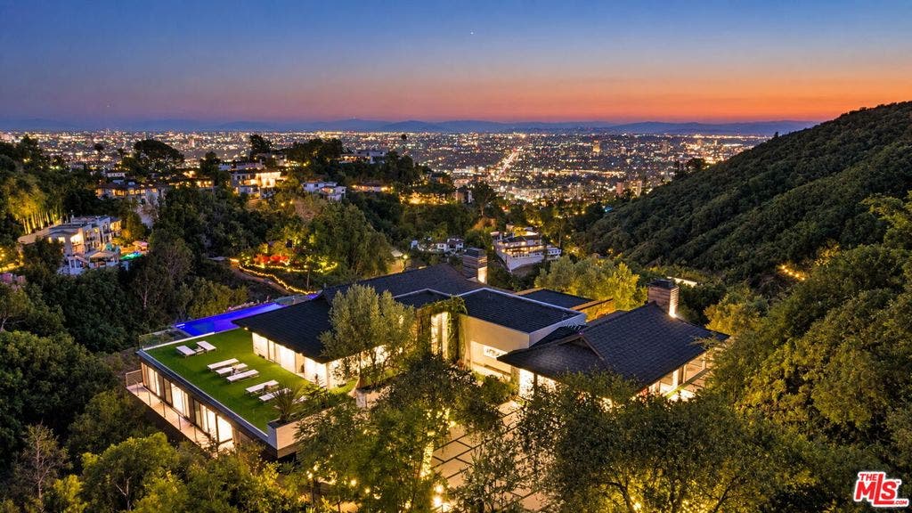 2402 Carman Crest Drive, Los Angeles, CA 90068 2402 Carman Crest Drive, Los Angeles, CA 90068