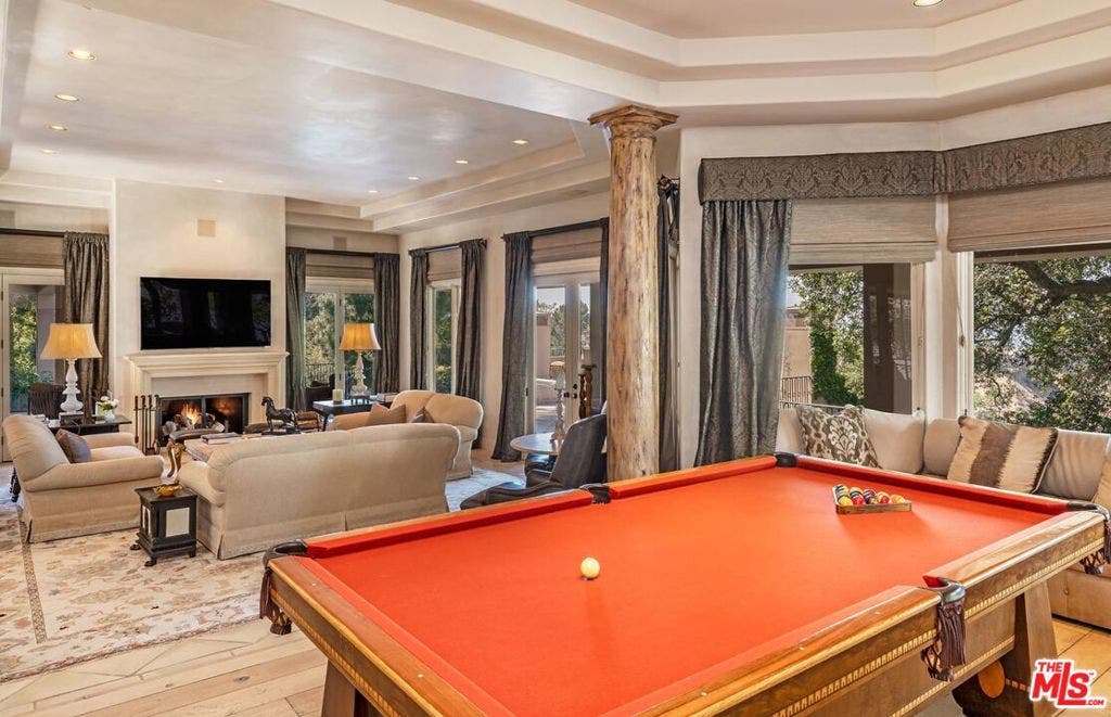 14701 Mulholland Drive, Los Angeles, CA 90077 14701 Mulholland Drive, Los Angeles, CA 90077