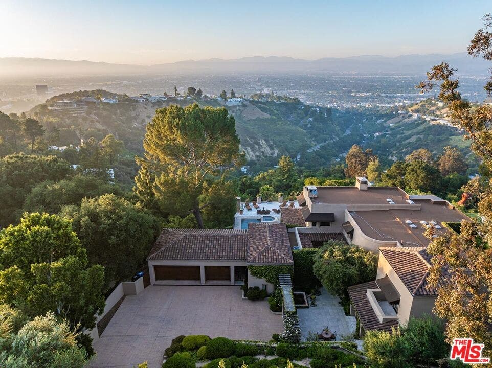 14701 Mulholland Drive, Los Angeles, CA 90077 14701 Mulholland Drive, Los Angeles, CA 90077