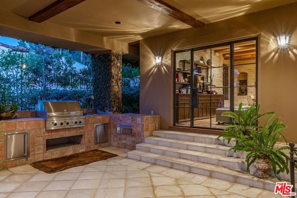 14701 Mulholland Drive, Los Angeles, CA 90077 14701 Mulholland Drive, Los Angeles, CA 90077