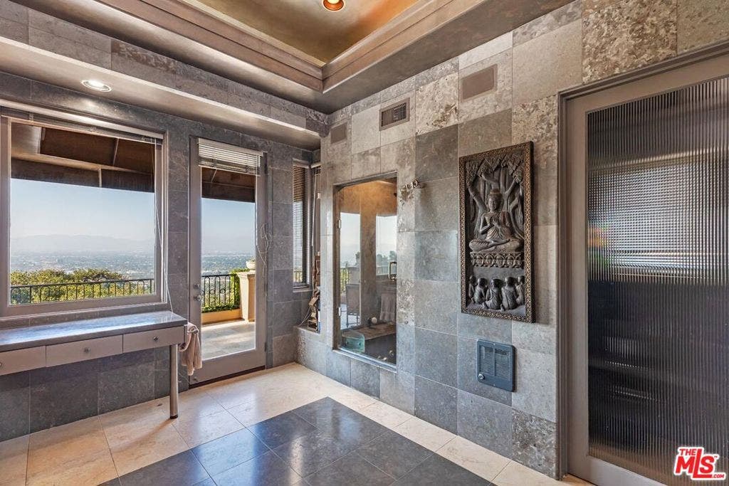 14701 Mulholland Drive, Los Angeles, CA 90077 14701 Mulholland Drive, Los Angeles, CA 90077