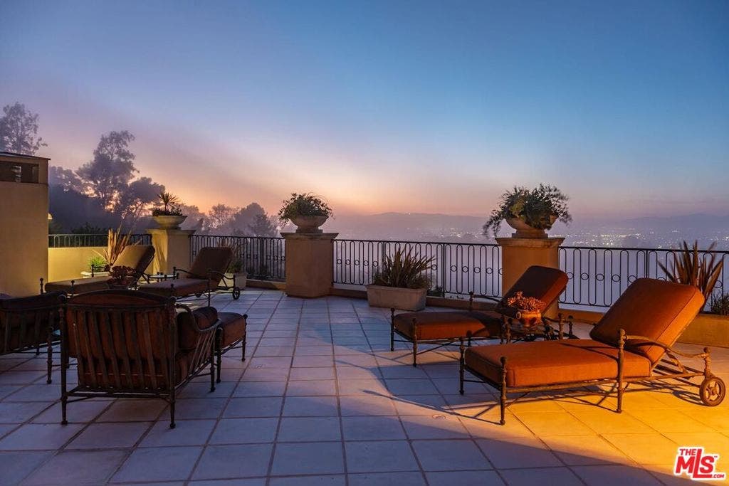 14701 Mulholland Drive, Los Angeles, CA 90077 14701 Mulholland Drive, Los Angeles, CA 90077