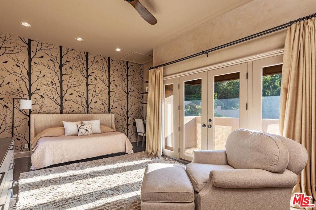 14701 Mulholland Drive, Los Angeles, CA 90077 14701 Mulholland Drive, Los Angeles, CA 90077
