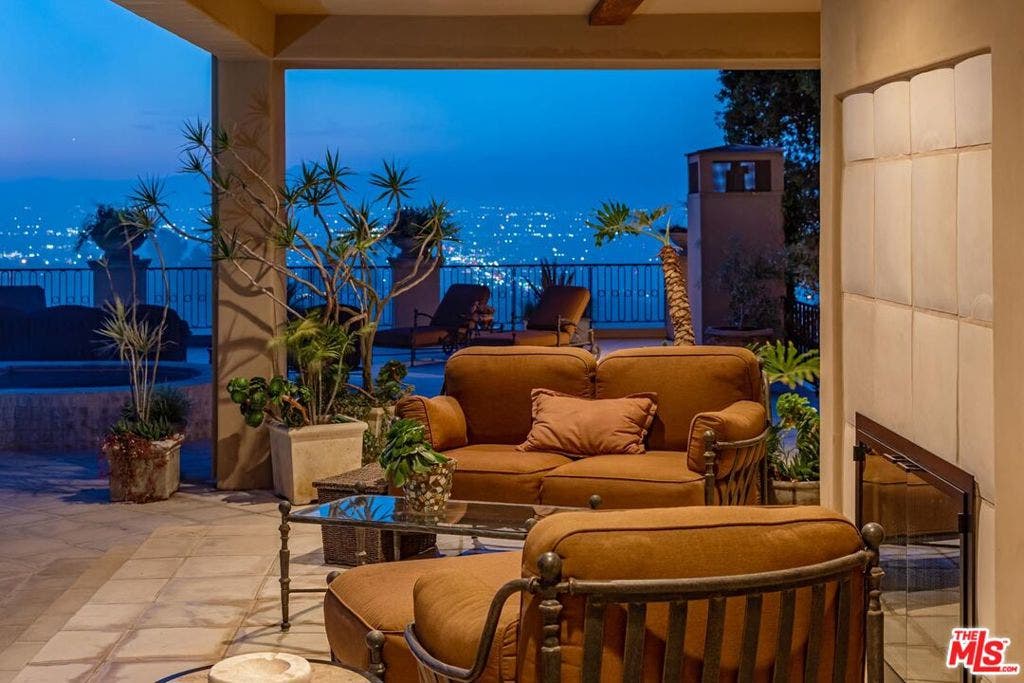14701 Mulholland Drive, Los Angeles, CA 90077 14701 Mulholland Drive, Los Angeles, CA 90077