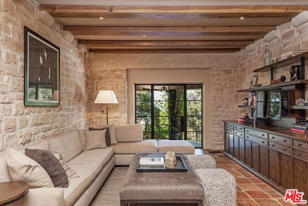 14701 Mulholland Drive, Los Angeles, CA 90077 14701 Mulholland Drive, Los Angeles, CA 90077