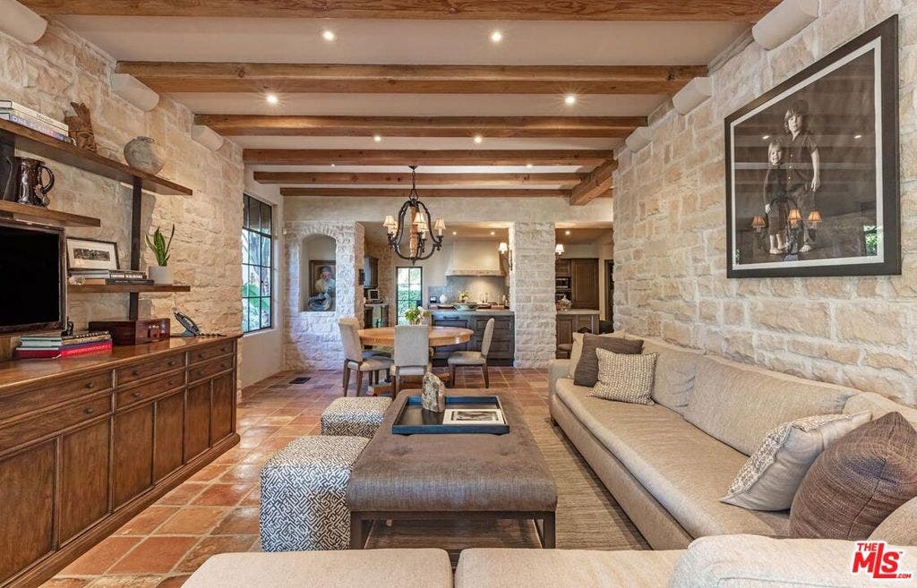 14701 Mulholland Drive, Los Angeles, CA 90077 14701 Mulholland Drive, Los Angeles, CA 90077